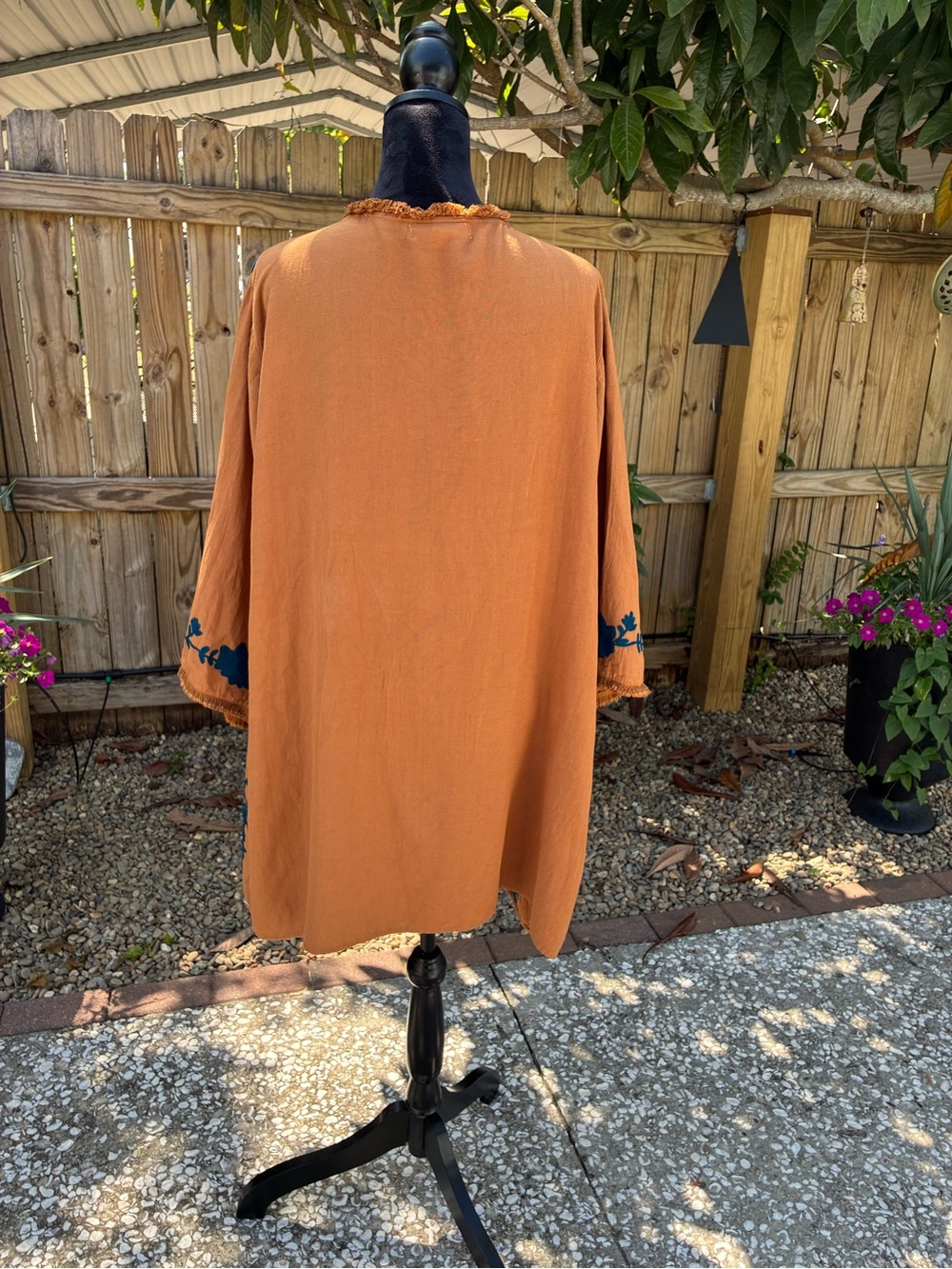 Angel Heart Boutique 3X Embroidered Floral Kimono Bell Sleeve Boho Plus Size
-- - Picture 3 of 8